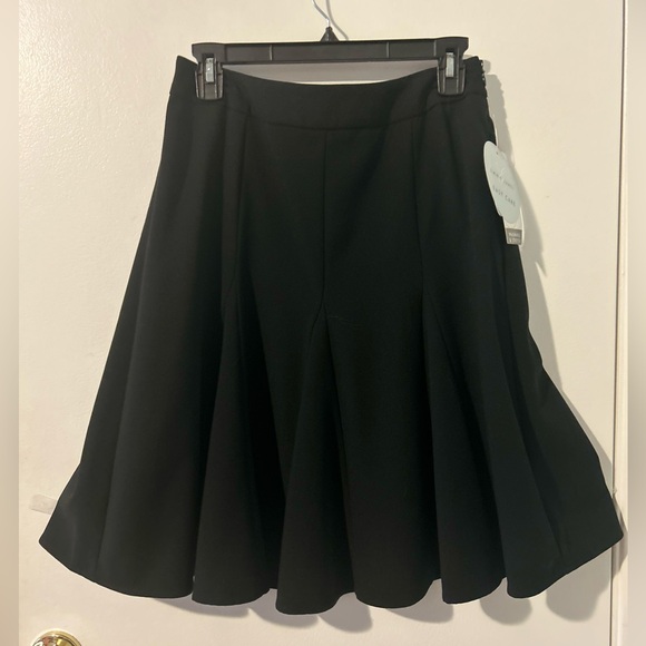 Emma James Woman’s Petite Stretch Black Flare Skirt,Size 6P - Picture 2 of 9